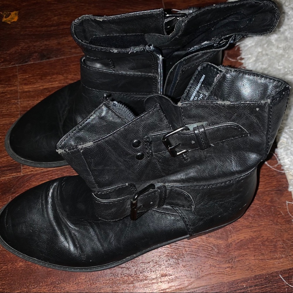 Women’s black ankle boots with side zipper